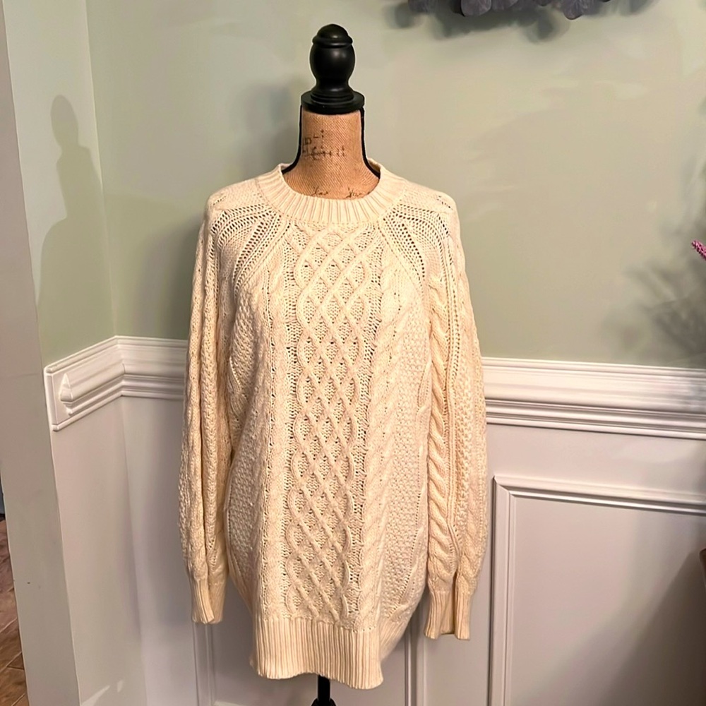 Women’s Cable Knit Sweater-